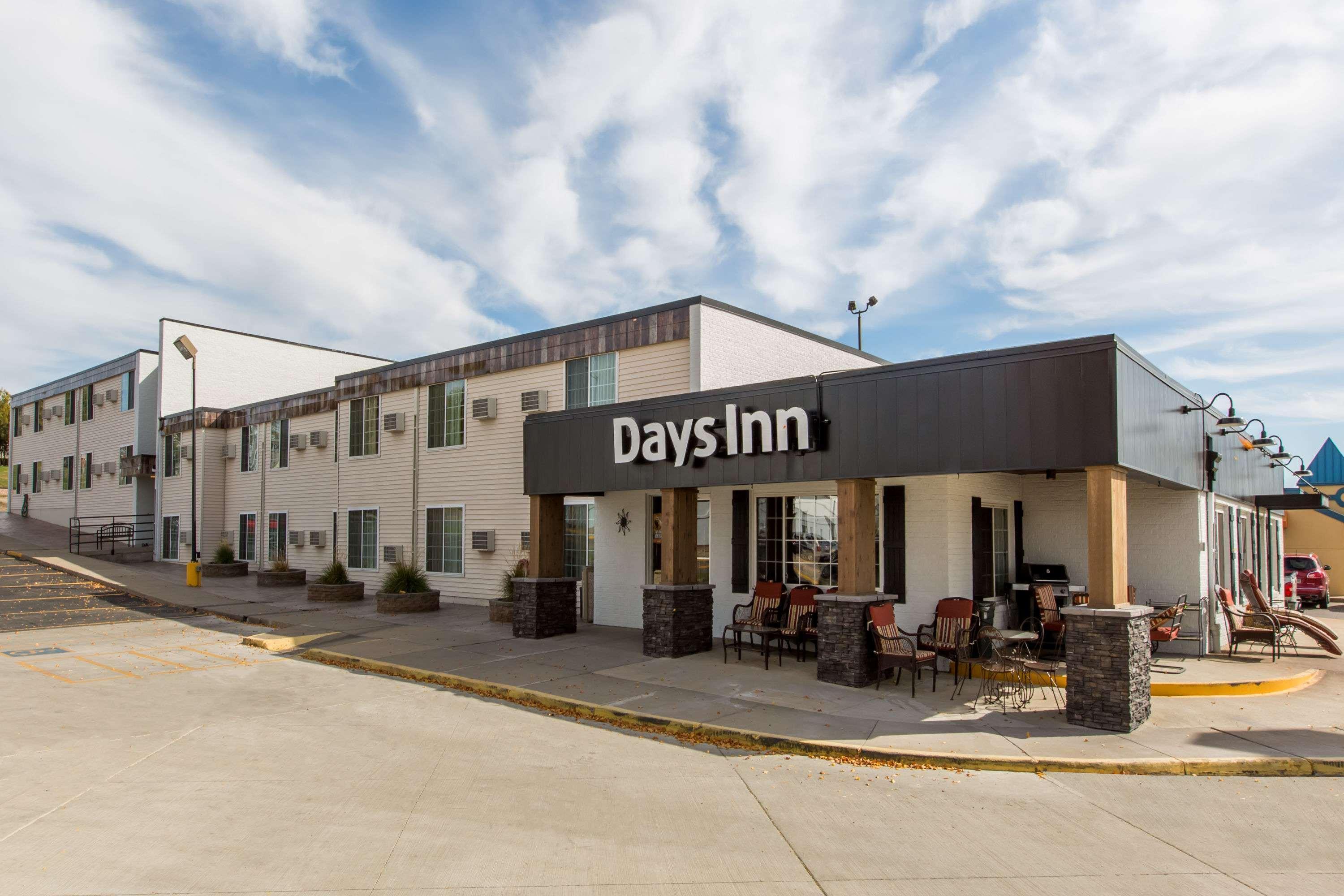 Days Inn By Wyndham Pierre Exterior photo